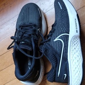 Women Nike invincible 2 zoom X running shoes